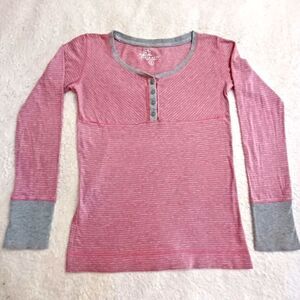 Old Navy long sleeve tee
